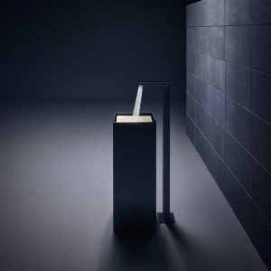 Axor MyEdition Смеситель для раковины, напольный, на 1 отв., излив 245мм, с донным клапаном, внешняя часть, цвет: хром/черное стекло