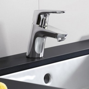 Hansgrohe Focus Смеситель для раковины, однорычажный, с цепочкой, цвет: хром Hansgrohe Focus Смеситель для раковины, однорычажный, с цепочкой, цвет: хром